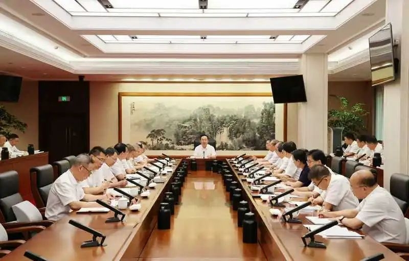 省委常委會召開會議 認真學習貫徹習近平總書記重要文章重要論述精神 研究促進民營經濟高質量發展和省委巡視等工作 省委書記王浩主持